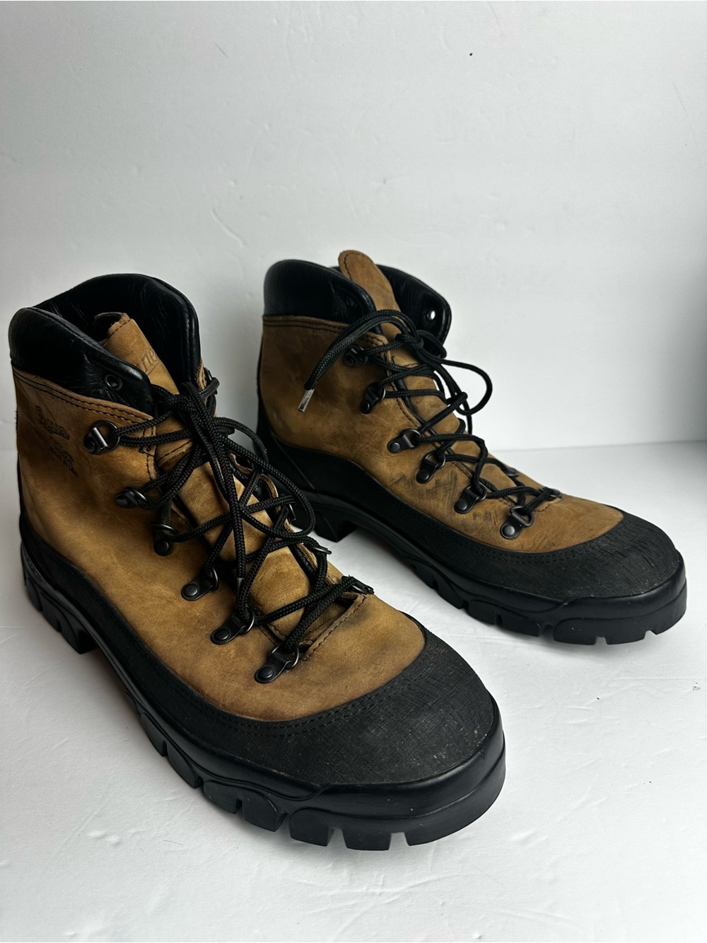 Danner Men's Combat Hiker 13.5 Leather Boots Lace Up Rubber Cap Toe Vibram USA